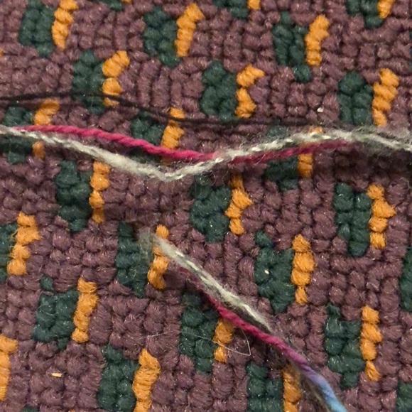 4. skeins 3. ply multi tone variegated yarn - Picture 7 of 13